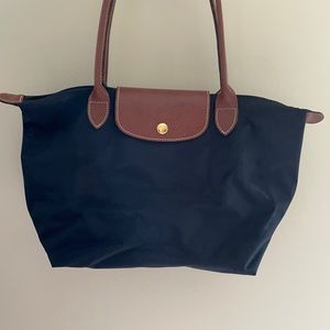 Longchamp purse (black)